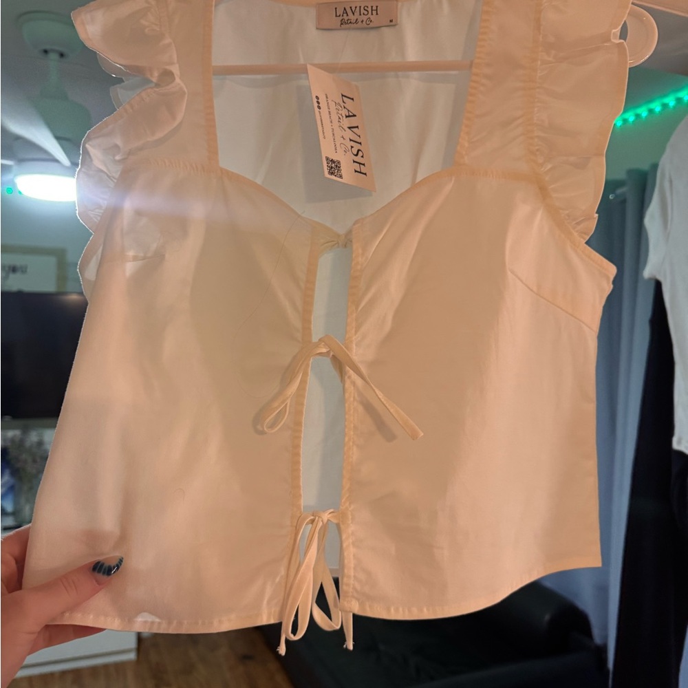 NWT white top